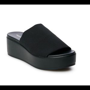 NEW Steve Madden platform sandals